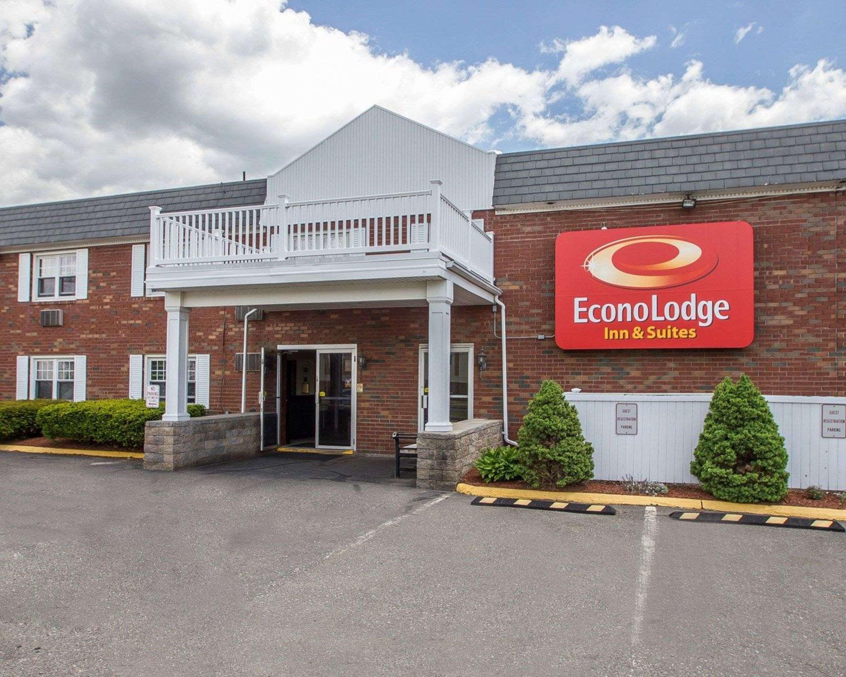 Econo Lodge Inn & Suites Windsor Windsor Locks Dış mekan fotoğraf